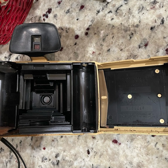 THE ORIGINAL POLAROID SWINGER Camera Vintage 70’s The Collector’s dream w Strap - Picture 3 of 13
